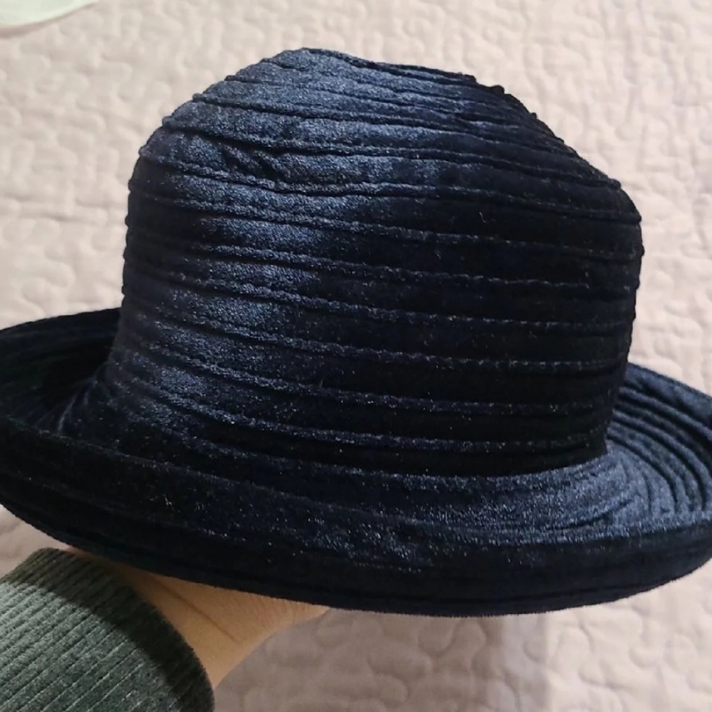 Hat - Picture 5 of 5
